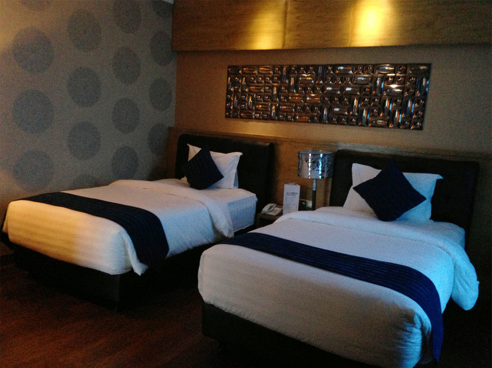 Sahati Hotel Jakarta Exterior photo