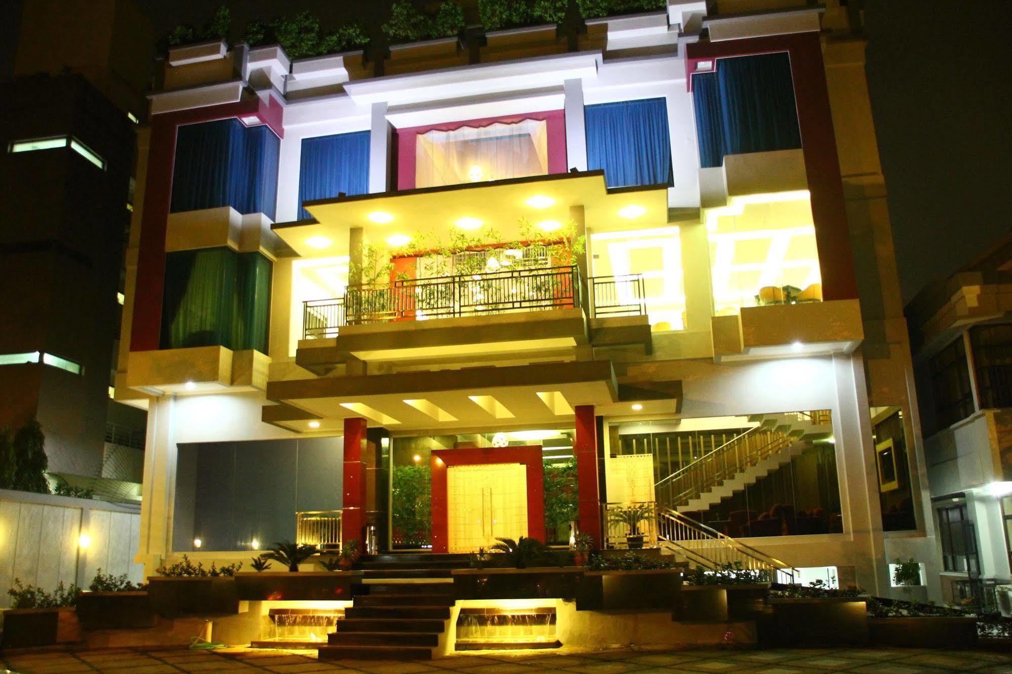 Sahati Hotel Jakarta Exterior photo