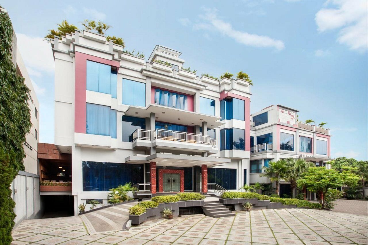 Sahati Hotel Jakarta Exterior photo
